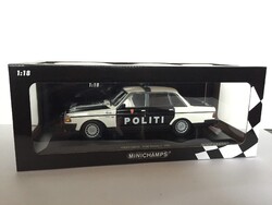 Volvo 240 GL Norvég Rendőrautó Modell 1:18 Minichamps