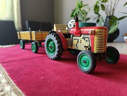 Retró KDN Kovap felhúzós fém Zetor traktor pótkocsival Ritka szép állapot