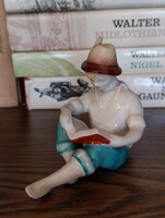 Hollóházi porcelán - Olvasó fiú