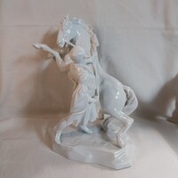 Herendi porcelán szobor : Lovát fékező csikós