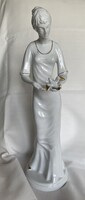 Szontagh Éva: Galambos lány-fehér-arany  Hollóházi porcelán szobor 43 cm vitrin állapotú