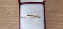 18 karat gold ring with diamonds
