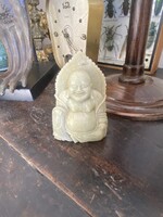 Faragott kő Buddha szobor