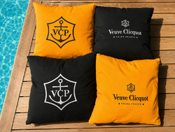 CHAMPAGNE CLUB - Veuve Clicquot Ponsardin hímzett díszpárnák – 4 darabos szett