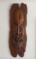 Fali dísz, fa alapon fémlemez (bronz) dombormű