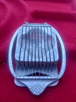 Retro Aluminum Kitchen Tool: Retro Egg Slicer