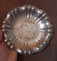 Silver, patinated small table offering 158 grams