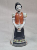 Hollóházi kézzel festett népviseletes lány porcelán figura hibátlan állapotban 10,5 cm. magas