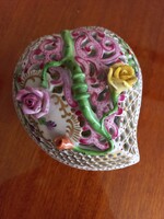 Herendi porcelán, szív alakú, áttört, rózsafogós bonbonier