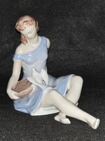 Galambot etető Drasche porcelán lány