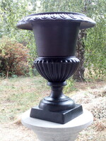 36 cm magas ÖNTÖTTVAS URNAVÁZA, KASPÓ, VIRÁGTARTÓ (260803)