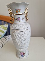 Elegáns, új porcelán váza aranyozott fülekkel, díszdobozban (30 cm magas, hasánál12cm átmérőjű)