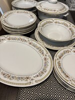 Eladó 23 db-os Pagoda Liling porcelán étkészlet- 6 személyes