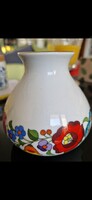 Kalocsai mintás, hibátlan, kézzel festett porcelán váza, 10cm magas, a hasánál 10cm átmérőjű