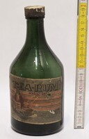 "Finom Tea-Rum, Budapesti Szesz-Élesztő- és Likőrgyár, CCA 1/2 L" címkés olajzöld rumosüveg (3926)