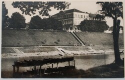 Képeslap, Baja, Sugovica-part a Béke szállóval 1960 (P6)