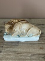 Zsolnay fekvő bölény (bika) porcelán figura - Sinkó András