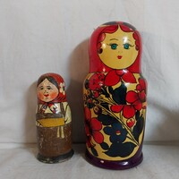 Retro fajáték csomag – Két különböző stílusú, kézzel festett matrjoska baba készlet