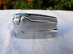 Vintage Ronson Varaflame Gas Lighter