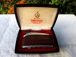 Vintage Ronson Varaflame Gas Lighter in Original Box