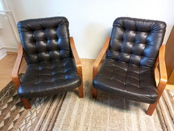2 db valódi bőr fotel hajlított fa karfával ; skadináv mid-century stílus