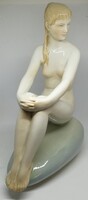 Zsolnay porcelán Kövön ülő akt!