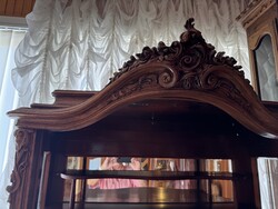 Viennese Baroque vitrine, excellent condition, original, all parts original, the most beautiful in the Gallery.