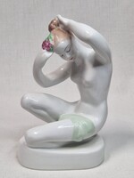 Régi Aquincumi térdelő női akt porcelán figura hibátlan állapotban 15 cm. magas