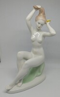 Aquincum porcelán fésülködő női akt!
