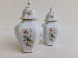 Hollóházi porcelán fedeles váza pár 15cm virágos aranyozott