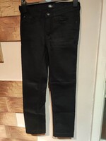 Fekete színű egyenes szárú fekete farmer F&F 34 - xs