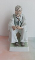 Zsolnay porcelán Szalonnázó Paraszt!