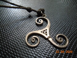 TRISZKELION Marked Silver Ancient Celtic Origin Protective Pendant