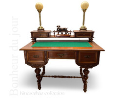Elegant Neo-Renaissance style desk with upper structure – Green felt inlay
