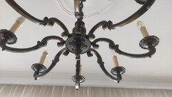 Neobarokk chippendale stílusú, 8 karú bronz csillár.