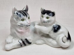 Ritka Lippelsdorf jelzett cicák porcelán figura hibátlan állapotban 13,5 cm hosszú