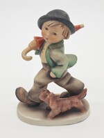 Ritka Goebel Hummel porcelán figura (Strolling Along #5) – Hibátlan, TMK-5.  13,5cm magas
