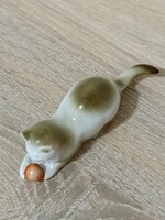 Cica gombolyaggal – Zsolnay Porcelángyár