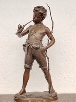 Bronzírozott spiáter szobor
