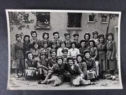 Régi fotó-képeslap Magyar Néphadsereg női állomány, csoportkép, 1953