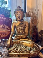 Kézzel festett, aranyozott Buddha szobor (34 cm) – Mandalay stílus