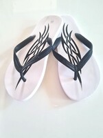 White Slippers with Black Pattern. Size: 40.5 Code: CP 168 Unisex
