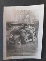 Régi fotó - Renault előtt álló elegáns férfi 1939