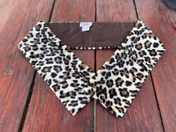 Műszörme,bélelt,mintás sálgallér. " bambola fritta" márkájú Made in Italy. Teljesen új, nem hordott.