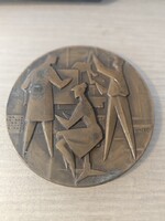 Vincze Dénes  szocreál Tervezők c. bronz plakett