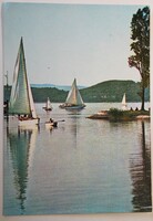Képeslap, Balaton, üdvözlő, vitorlások, kikötő 1963 (K3)