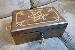 ANTIQUE JEWELRY BOX