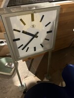 Rare retro industrial TN (Telefonbau und Normalzeit) clock with legs