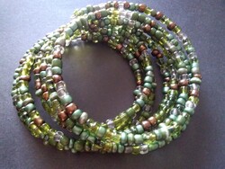 Eye-catching multi-strand pearl bracelet