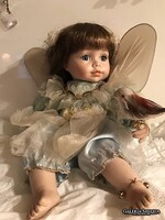 BABA - USA - PORCELÁN - TÜNDÉR MADÁRKÁVAL - 26 x 22 cm - GYŰJTŐI DARAB - ÉDES - BÁJOS ARC - ÚJSZERŰ